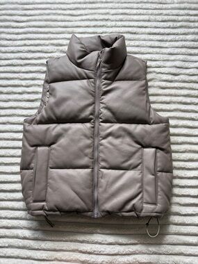 Hollister Taupe Quilted Puffer Vest